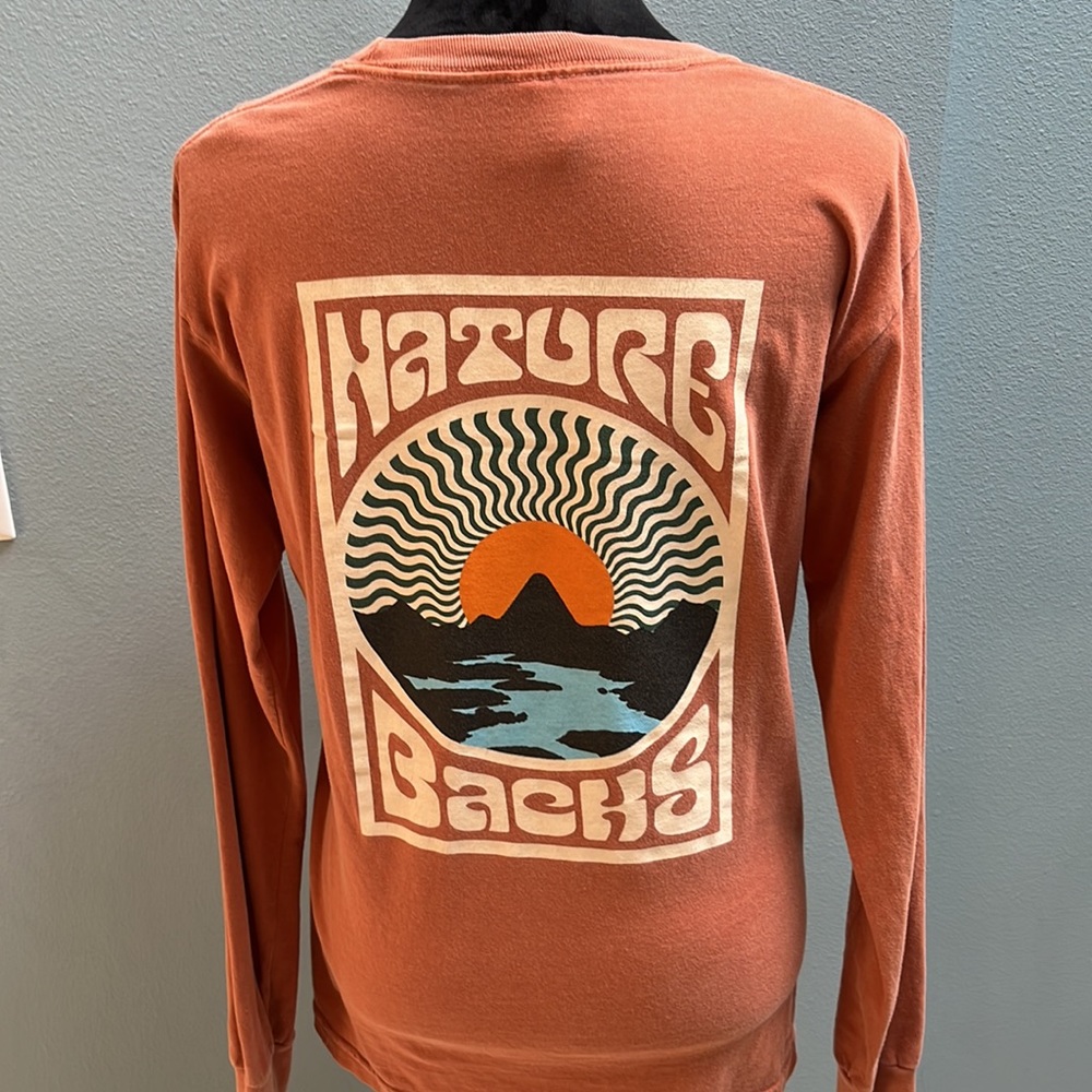 Nature Backs Burnt Orange SOL long sleeved tee size small